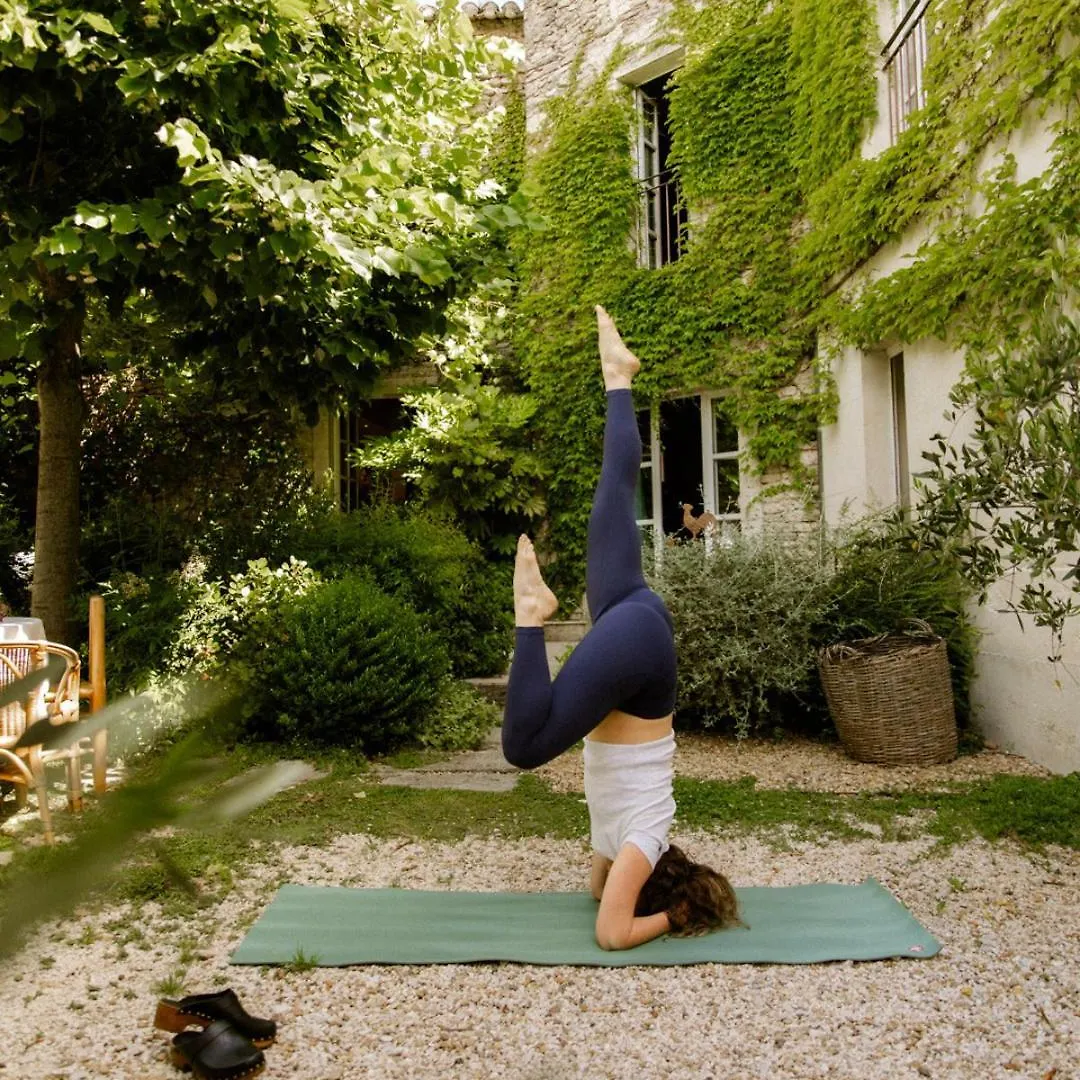 Le Clos De Gordes Bed & Breakfast