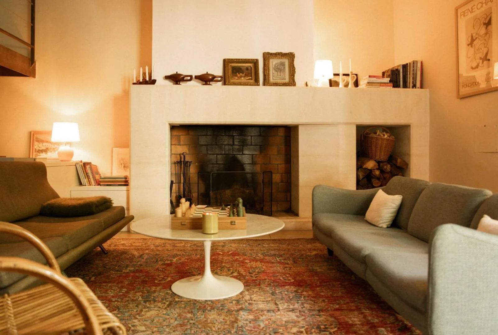 Le Clos De Gordes Bed & Breakfast
