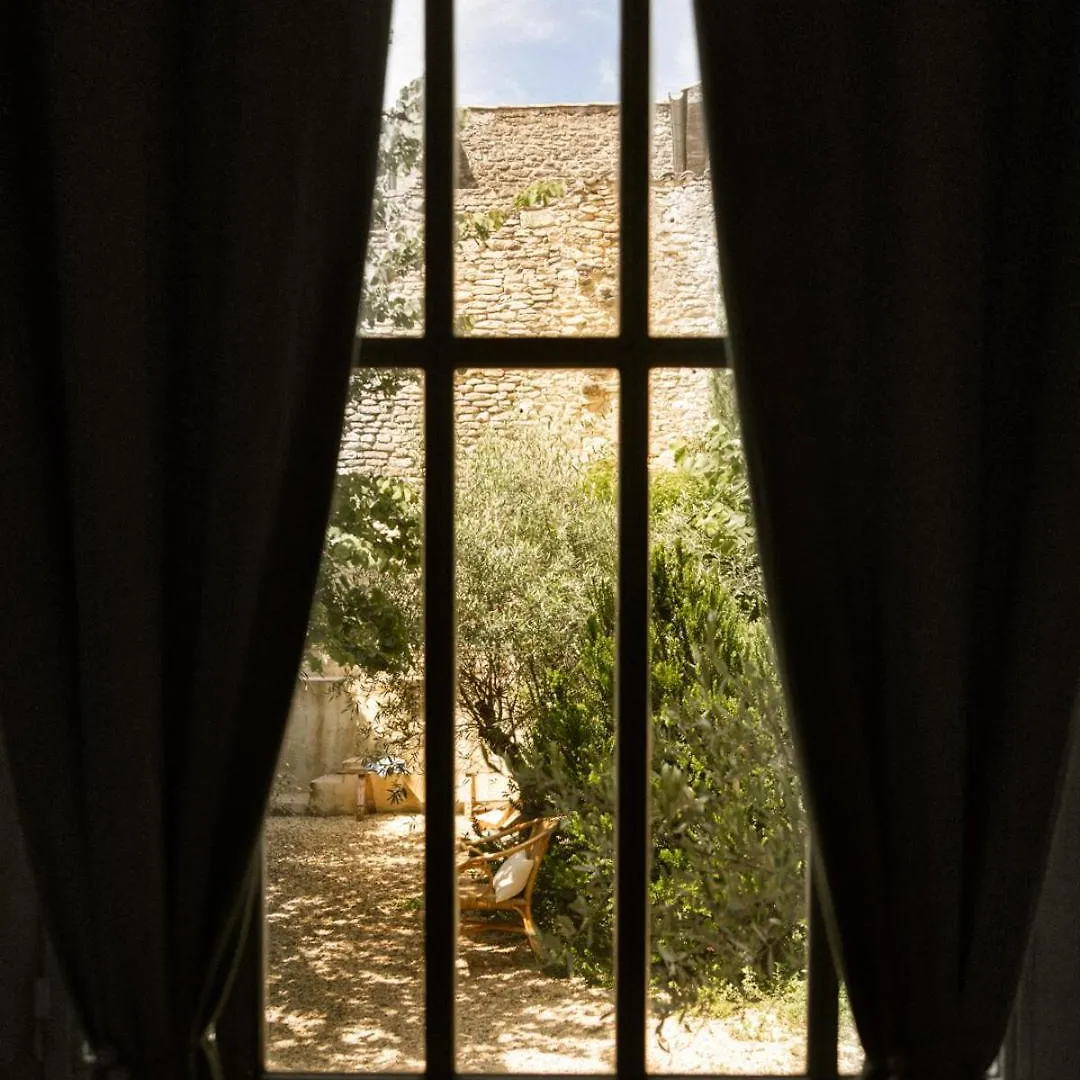 Le Clos De Gordes Bed & Breakfast