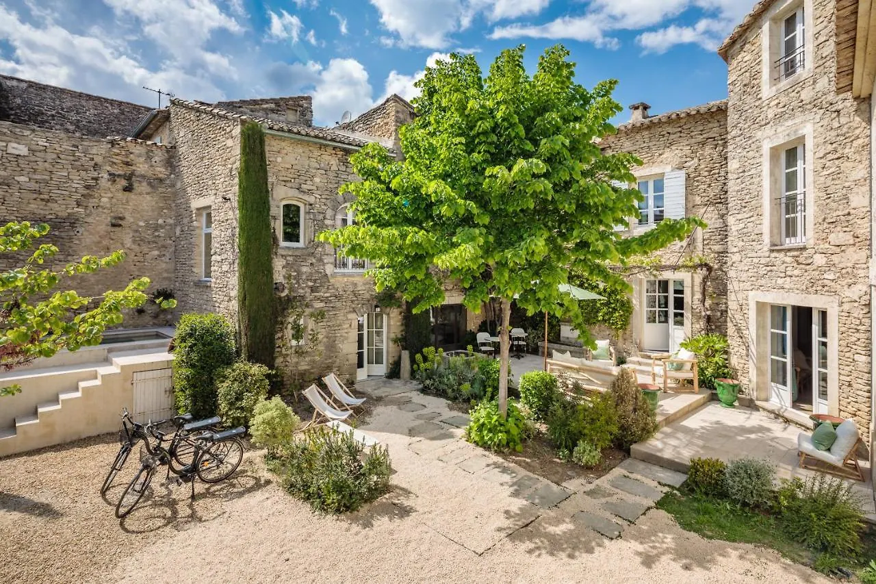 Le Clos De Gordes contacts
